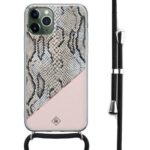 Bild von Casimoda iPhone 11 Pro Max hoesje met koord – Crossbody – Snake print roze